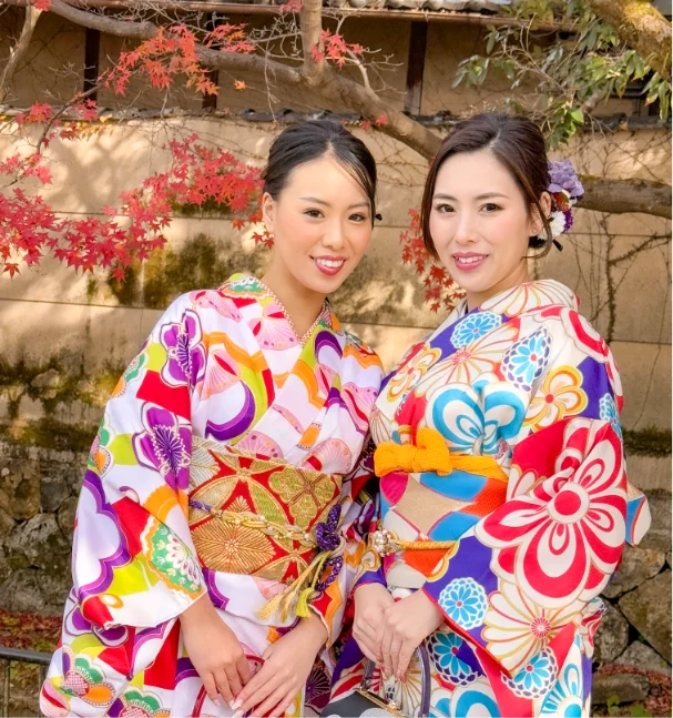 着物の女性２人組