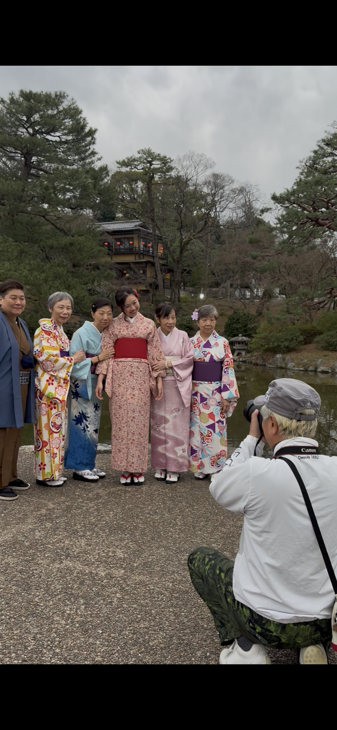 Kyoto-born professional photographer taking kimono photos in Kyoto